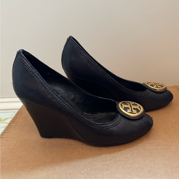 Tory Burch Wedges 6.5 - Picture 2 of 7